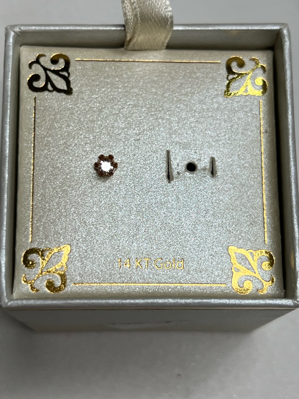 14K Gold Stud diamond Earring